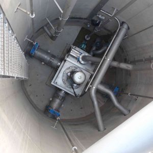 Pumpenschacht mit ER4-Pumpe und Zulaufleitungen